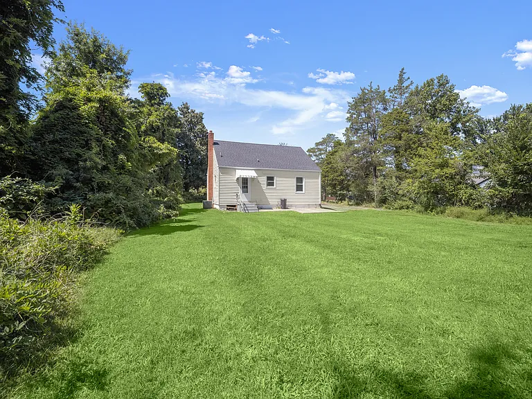7520 Burgess Ln — Photo 29