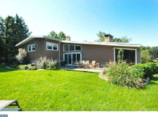 1095 Sparrow Rd, Jenkintown, PA 19046