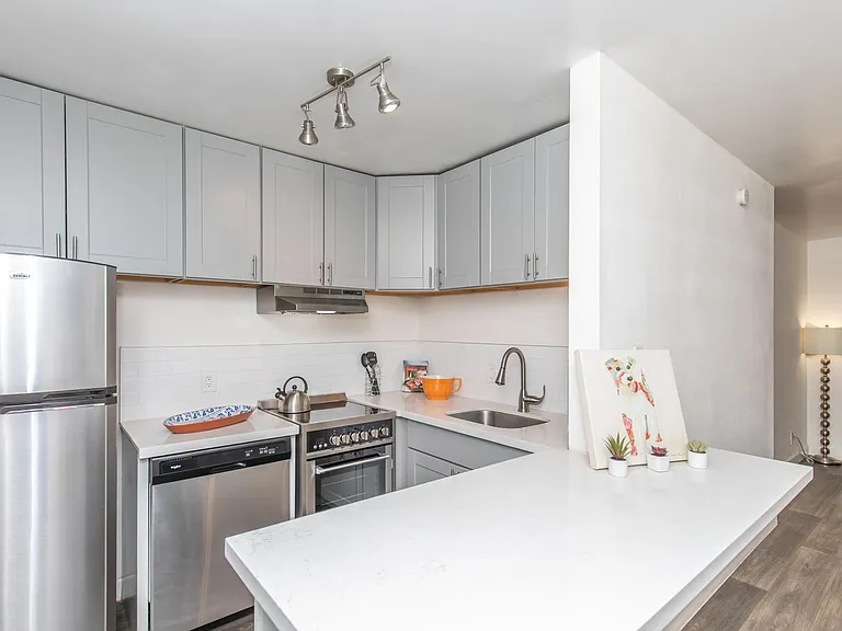 Studio 710 Apartments — Photo 48