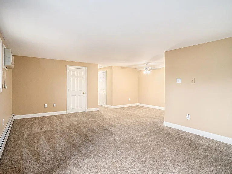 700 Swinehart Rd — Photo 7