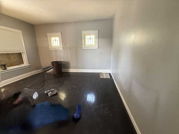 2nd image of 605 Fremont St