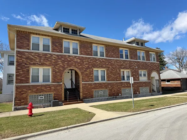 3708 Sunnyside Ave, Brookfield, IL 60513