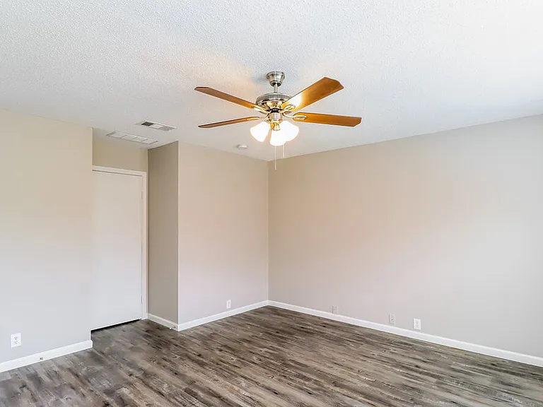 4000 Tuscany Ct — Photo 9