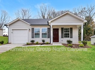 2306 Kaywood Ln, Winston Salem, NC 27103