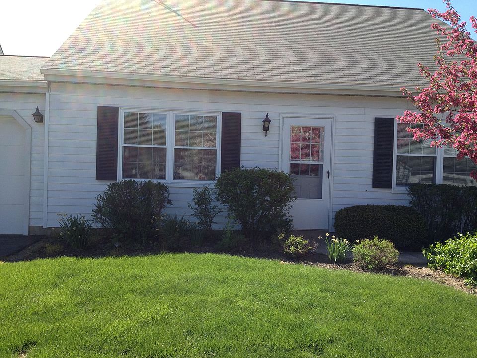 1st image of 8752 Eastbrook Cir