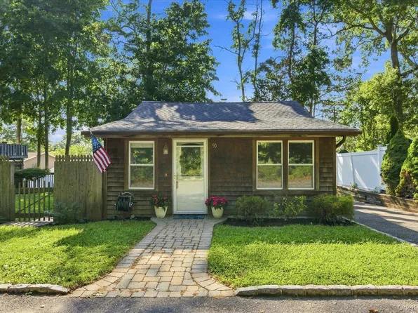 90 Jute Road, Rocky Point, NY 11778