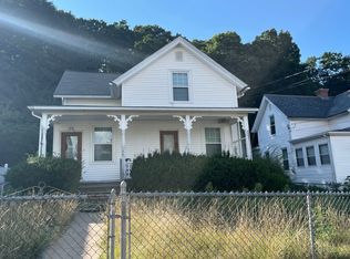 29 Temple St, Holyoke, MA 01040