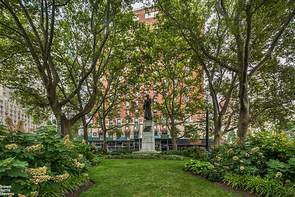 Rented by Brown Harris Stevens | media 12