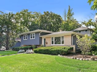 465 Cottage Ave, Glen Ellyn, IL 60137