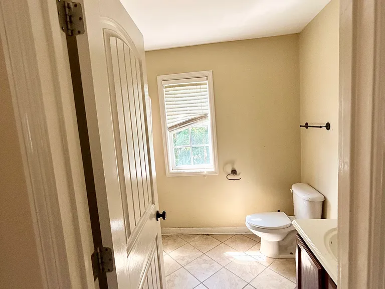 Primrose Dr — Photo 8