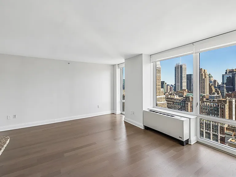 125 W 31st St #31F — Photo 20