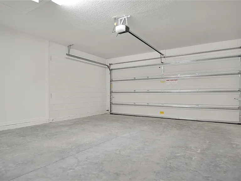 9224 Westside Hills Dr — Photo 25