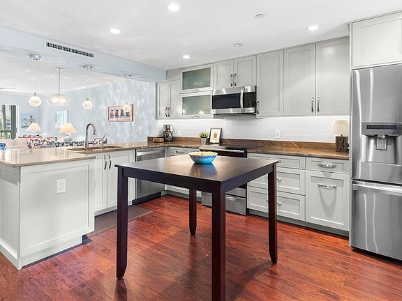 5th image of 9320 Clubside Cir Unit 2201