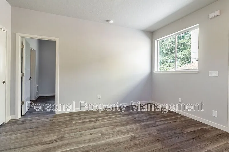 1 bed, 1.0 bath, $1,295 — Photo 4