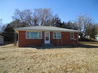 218 S 5th St, Pleasant Dale, NE 68423