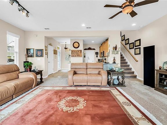 5th image of 17450 Chateau Pine Way