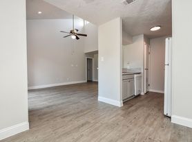 ROOKWOOD GOLF APARTMENTS