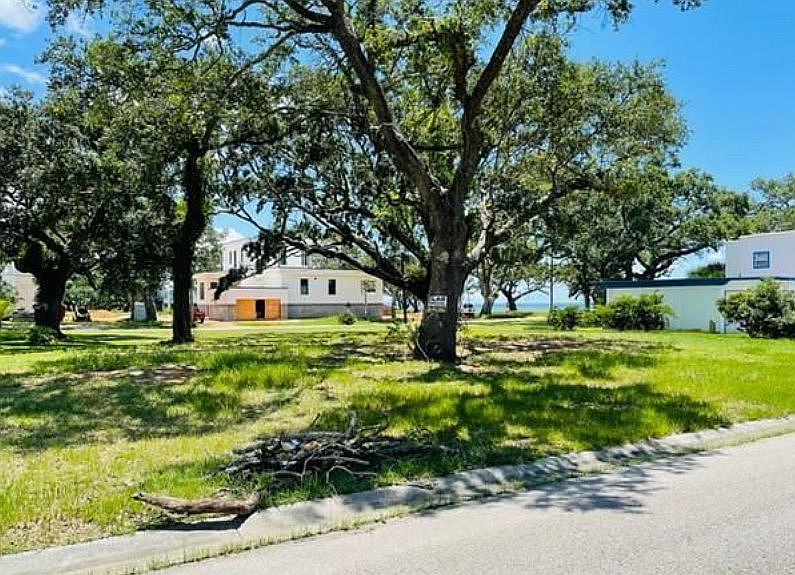 2nd image of 103 Azalea Dr