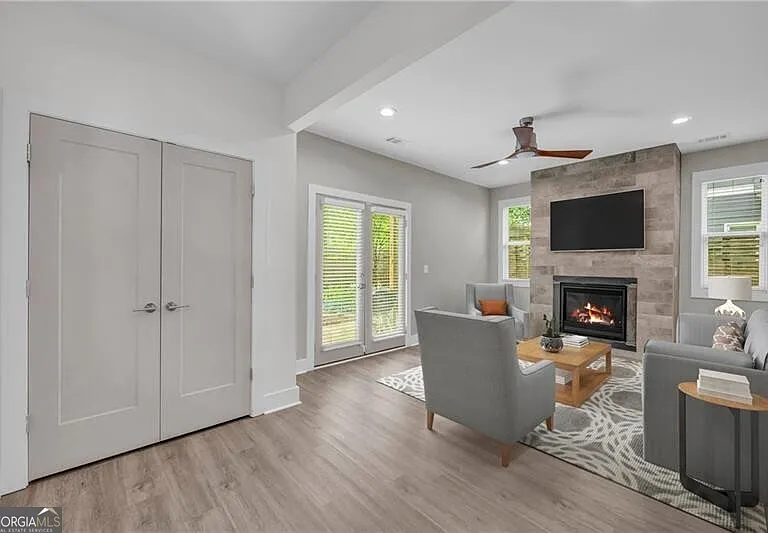 183 Cleveland St SE #B — Photo 4