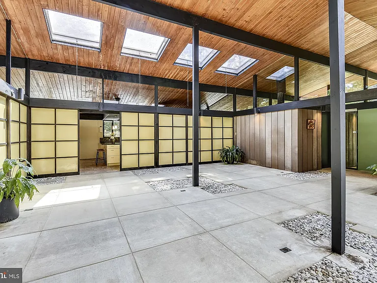 400 W Windsor Ave — Photo 5