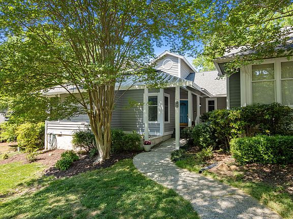 2nd image of 105 Elmwood Cir