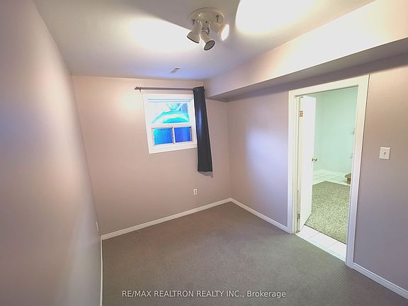 5th image of 928 Knollwood Ct