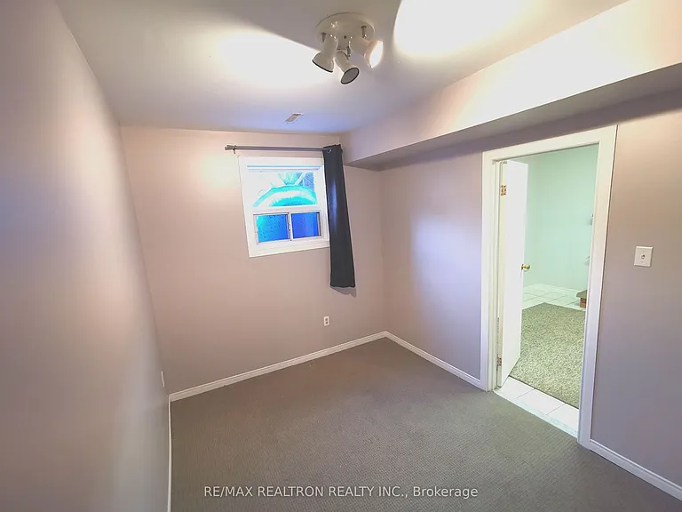 928 Knollwood Ct #LOWER LEVEL — Photo 5