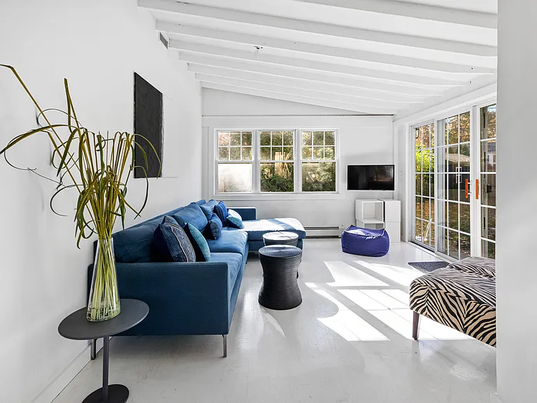 7 Bay Ave — Photo 12