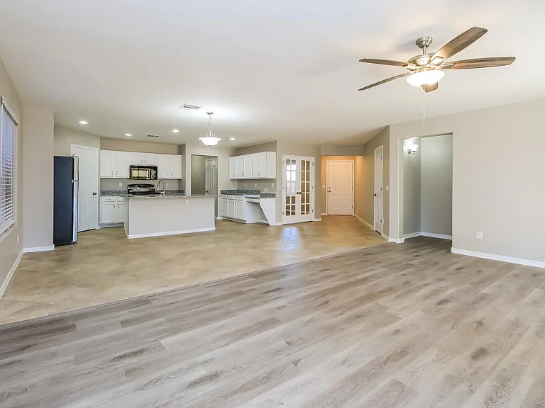 33023 N Quarry Hills Dr — Photo 6