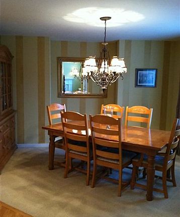 5th image of 2210 E Brookfield Ln