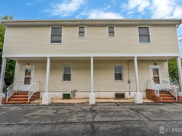 18 Robinson St, New Brunswick, NJ 08901
