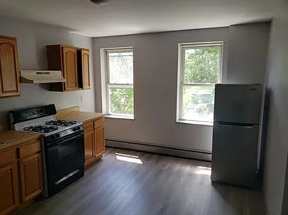 337 Congress Avenue — Photo 2