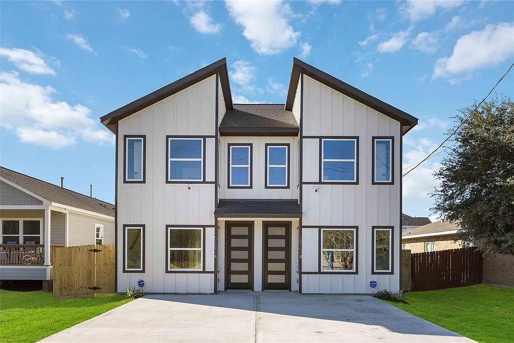 2 bed, 2.5 bath, $1,800 — Photo 1