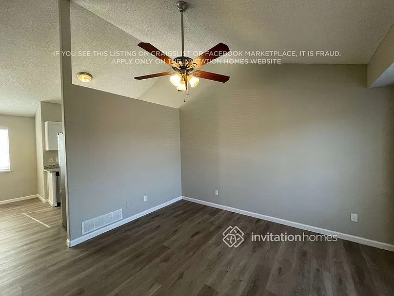 1082 Clogger Ln — Photo 7