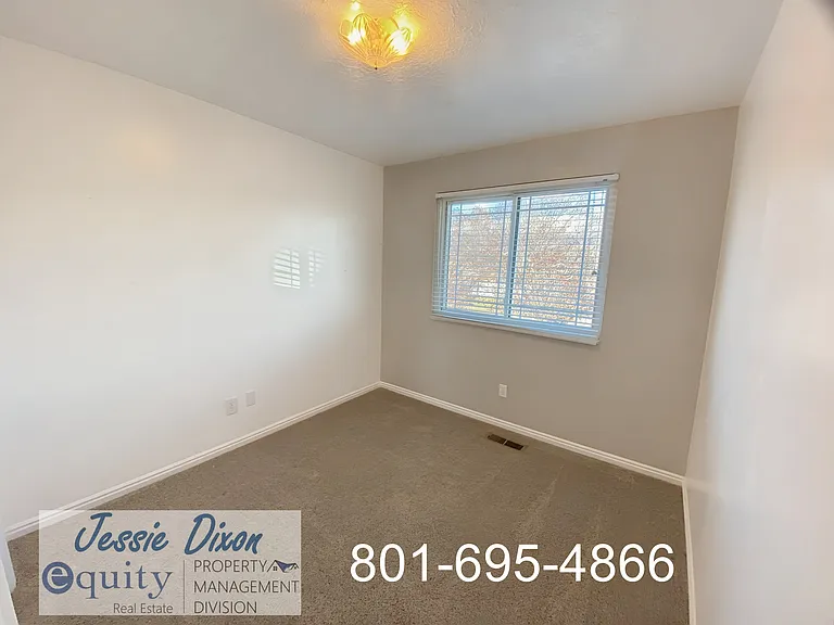 5889 S 3260 W — Photo 13