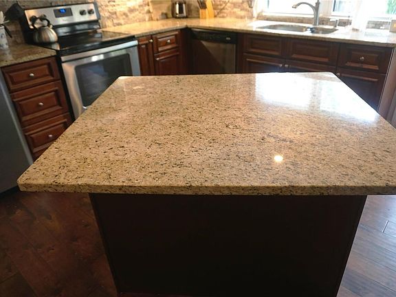 Detail of the granite topped island.