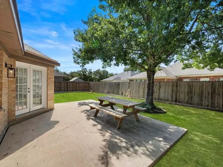 Branching Oak Ct — Photo 24