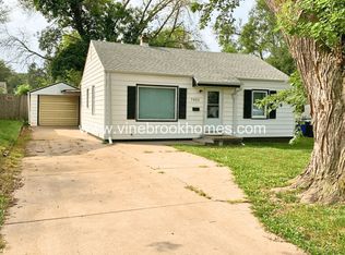 7063 Bedford Ave, Omaha, NE 68104