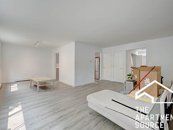 5th image of 7621 N Sheridan Rd APT 1J