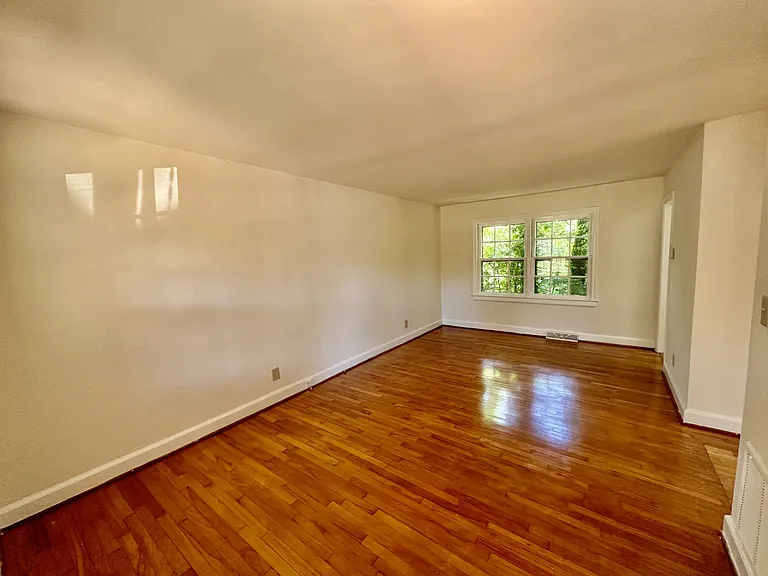 249 Poindexter Dr — Photo 3
