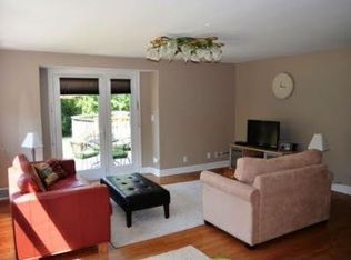 25996 W Indian Trail Rd, Barrington, IL 60010