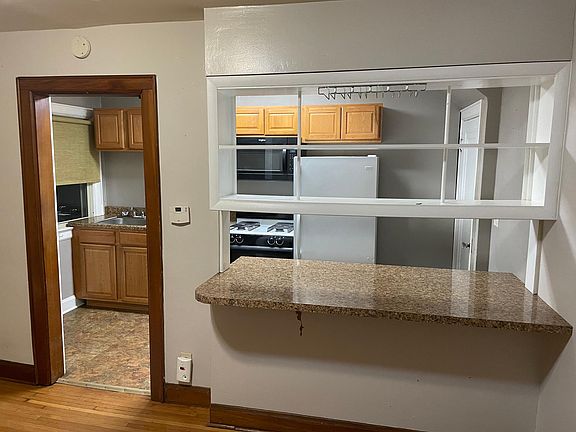 5th image of 2682 Indianola Ave
