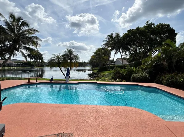 635 SW 200th Ter, Pembroke Pines, FL 33029