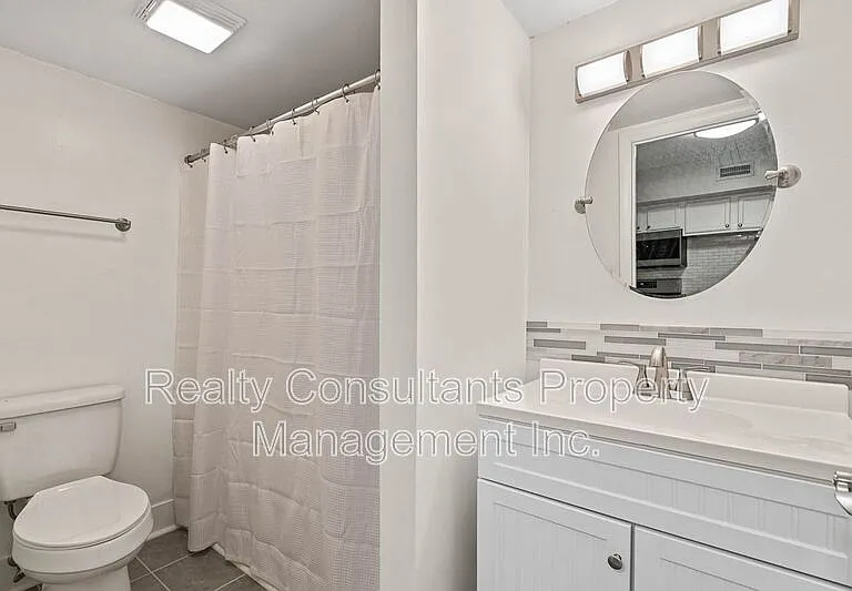 604 E Iredell Ave #5 — Photo 3