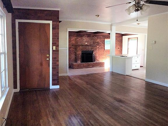 2nd image of 301 N 38th St