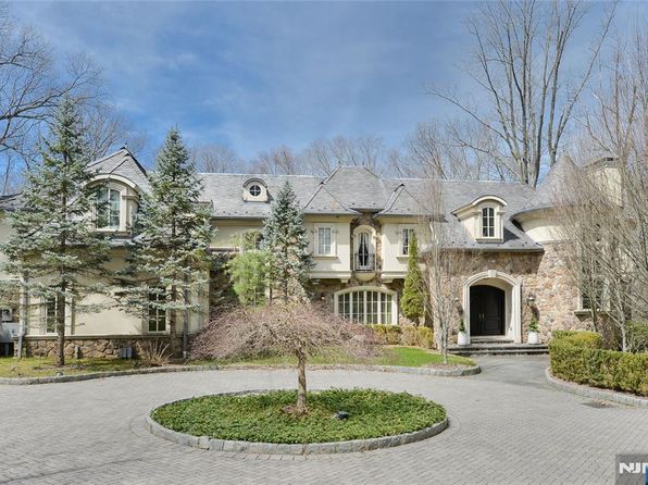 15 N Church Rd, Saddle River, NJ 07458