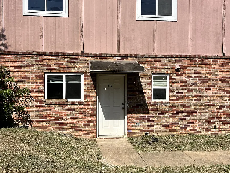 2401 W Main St #1A — Photo 7
