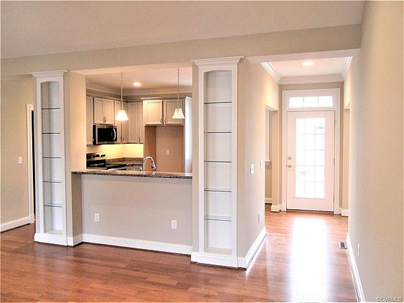 3rd image of 9429 Amberleigh Cir