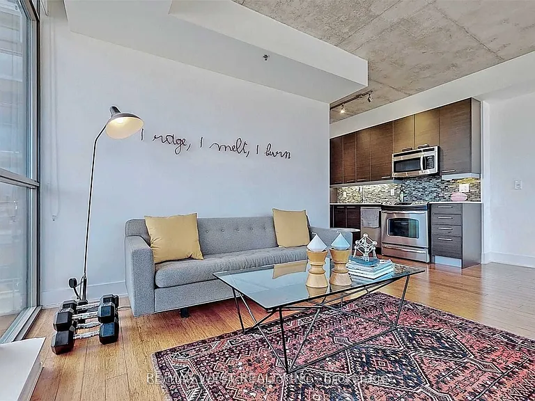 90 Trinity St #610 — Photo 4