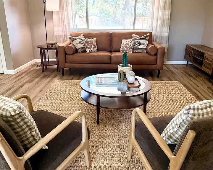 2632 SW Yew Ave — Photo 4